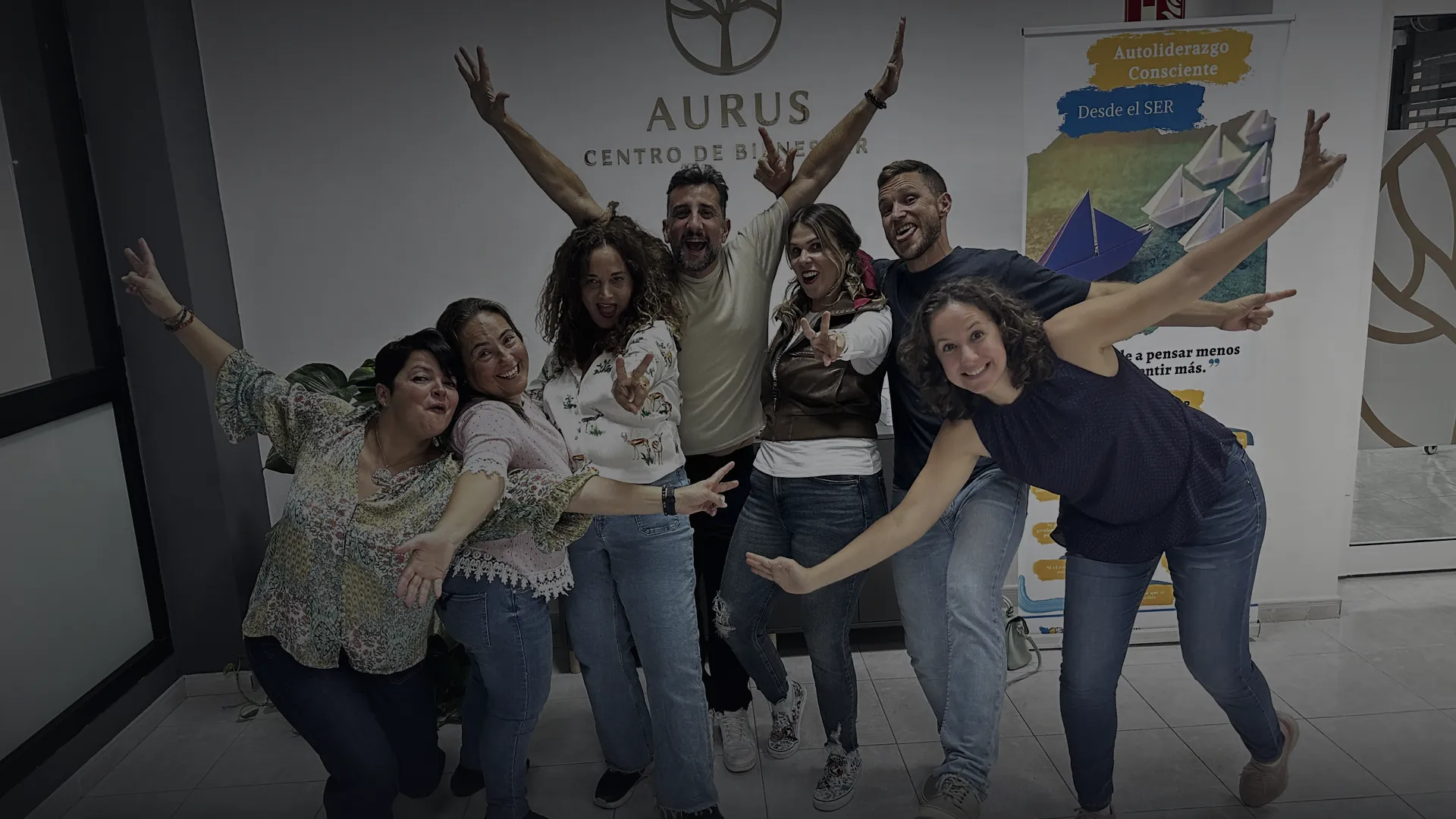 Grupo de la formación Autoliderazgo Consciente celebrando en el centro AURUS, Tenerife